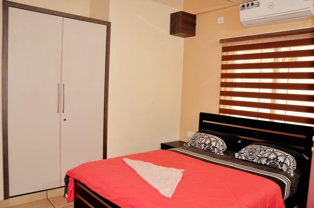 Baithul Kareem Apartment Kochi Bagian luar foto